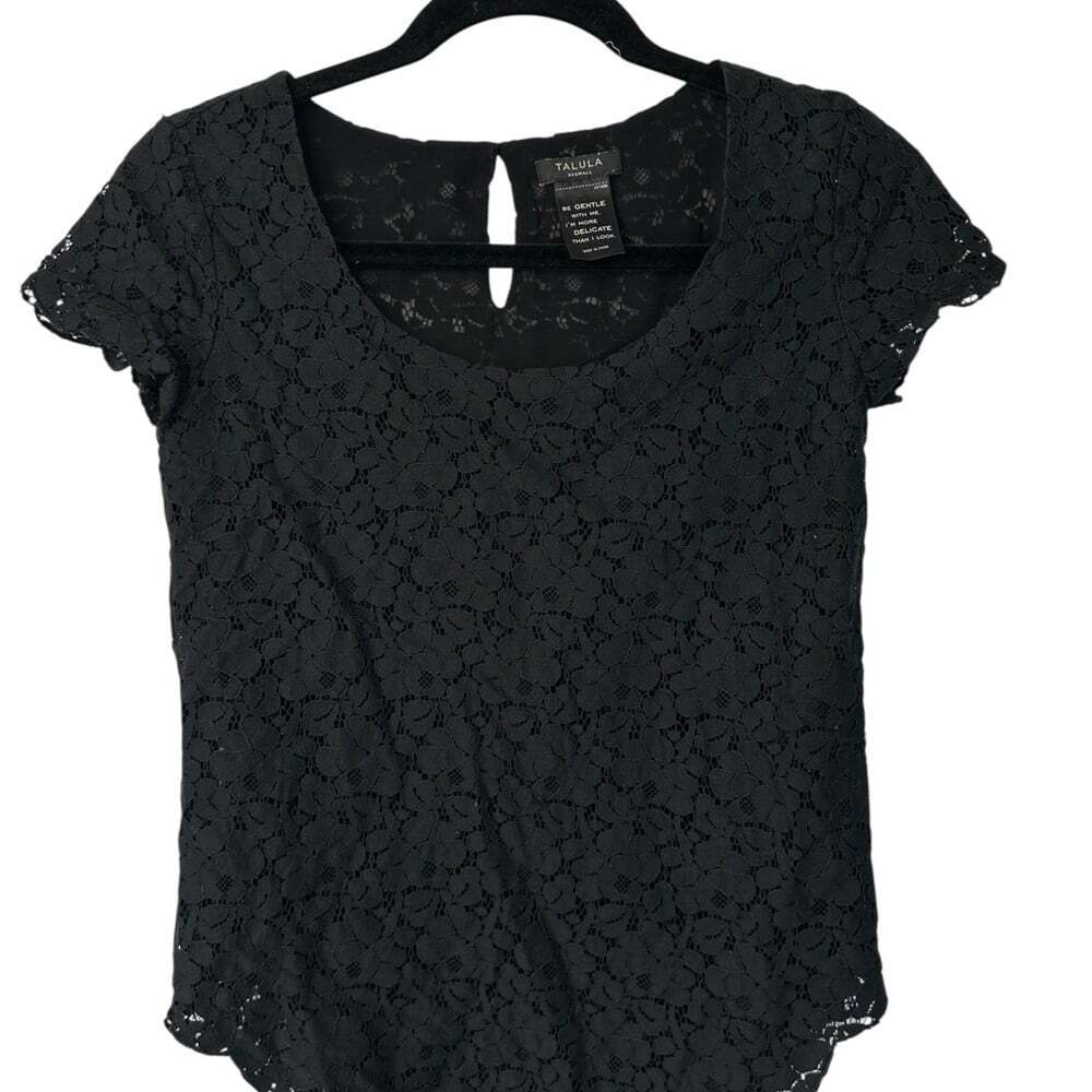 Aritzia Talula Black Floral Lace Top Scoop Neck Short Sleeve Sheer Feminine XXS